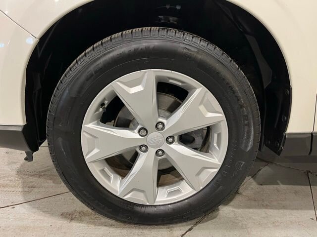 
 2016 Subaru Forester 2.5i full									