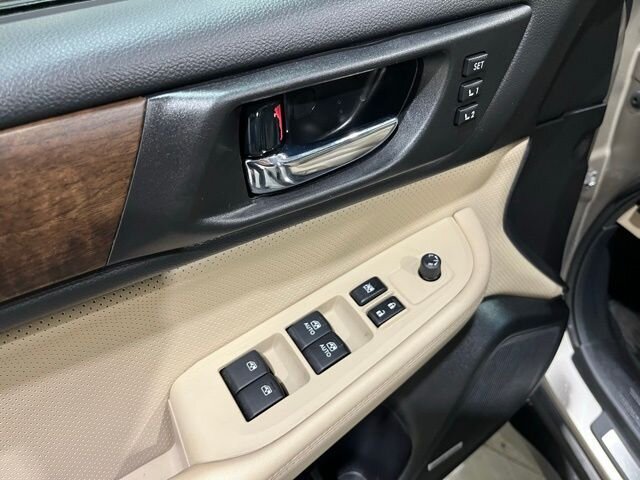 
 2016 Subaru Outback 2.5i Limited full									