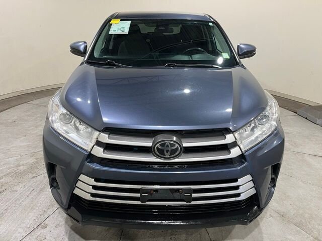 
 2018 Toyota Highlander LE full									