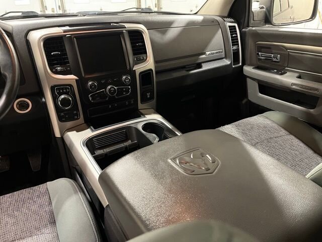 
 2016 RAM 1500 Big Horn full									