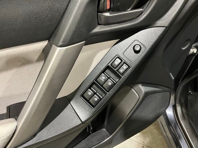 
 2014 Subaru Forester 2.5i Premium full									