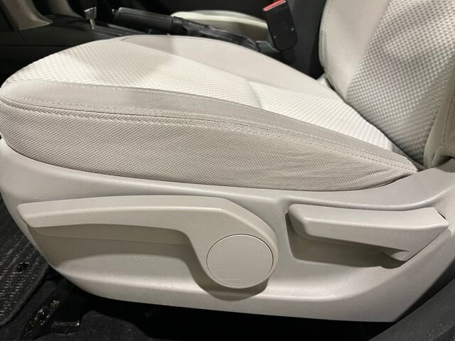 
 2016 Subaru Forester 2.5i full									