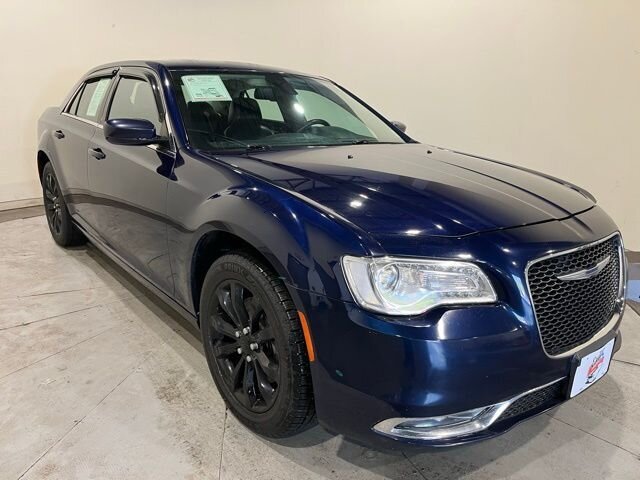 
 2016 Chrysler 300 Series Limited full									