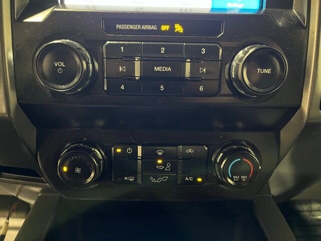 
 2019 Ford F-150 XLT full									