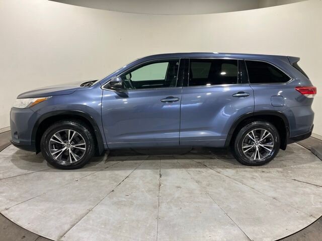 
 2018 Toyota Highlander LE full									