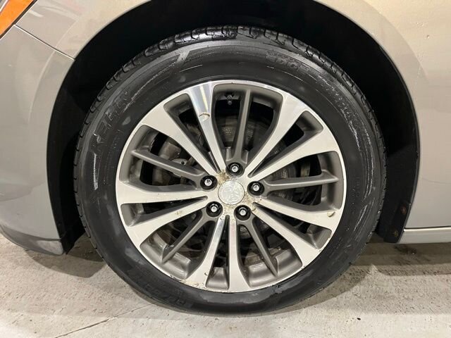 
 2017 Buick LaCrosse Preferred full									