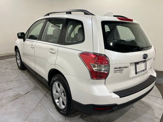 
 2016 Subaru Forester 2.5i full									