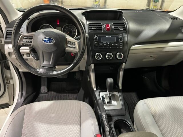 
 2014 Subaru Forester 2.5i Premium full									