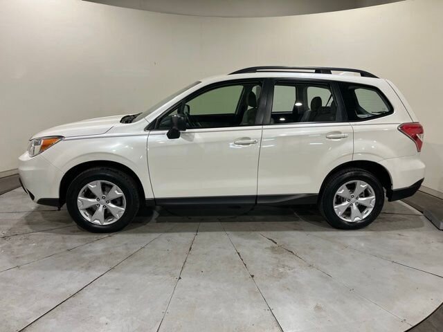 
 2016 Subaru Forester 2.5i full									