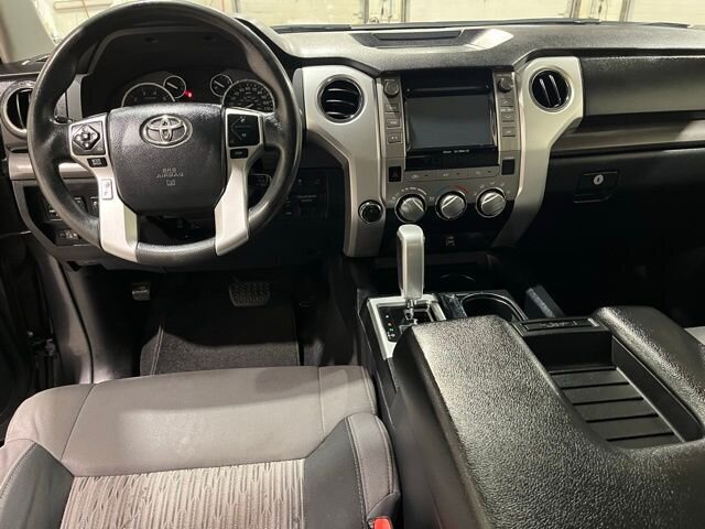 
 2016 Toyota Tundra SR5 full									