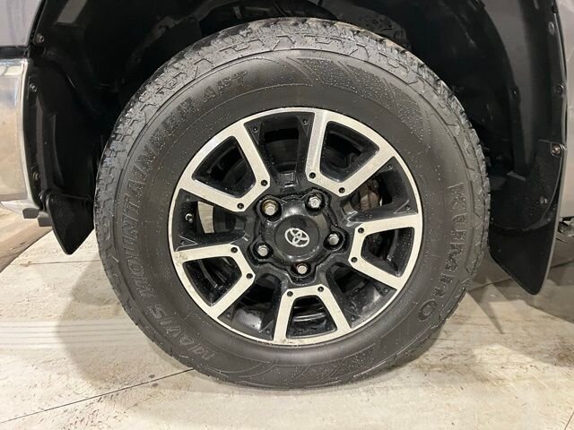 
 2016 Toyota Tundra SR5 full									