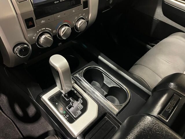 
 2016 Toyota Tundra SR5 full									