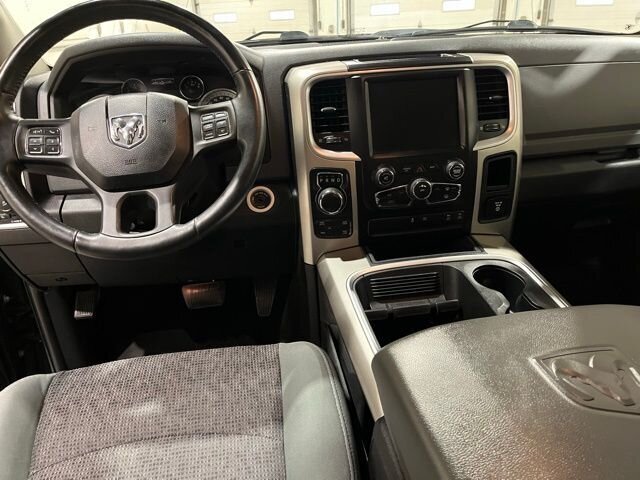 
 2016 RAM 1500 Big Horn full									