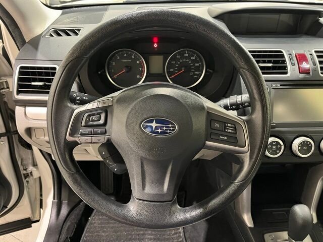 
 2016 Subaru Forester 2.5i full									