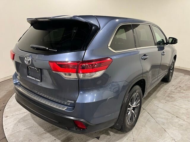 
 2018 Toyota Highlander LE full									