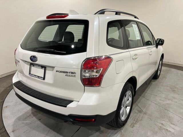 
 2016 Subaru Forester 2.5i full									