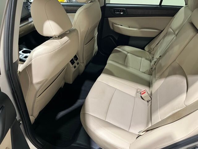 
 2016 Subaru Outback 2.5i Limited full									