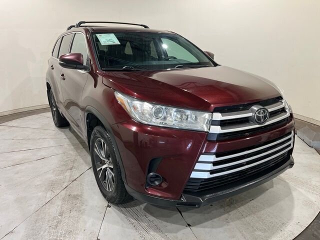 
 2018 Toyota Highlander LE full									