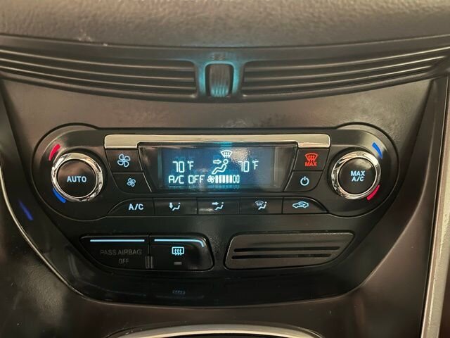 
 2015 Ford C-MAX Hybrid SE full									