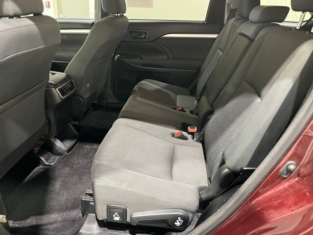 
 2018 Toyota Highlander LE full									
