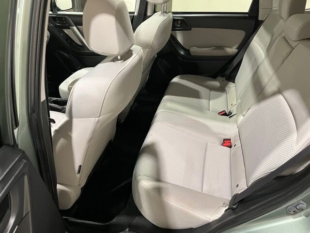 
 2016 Subaru Forester 2.5i Premium full									