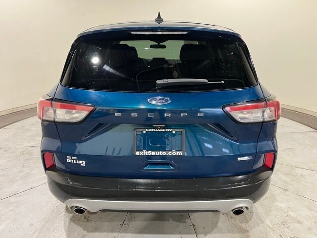 
 2020 Ford Escape SE full									