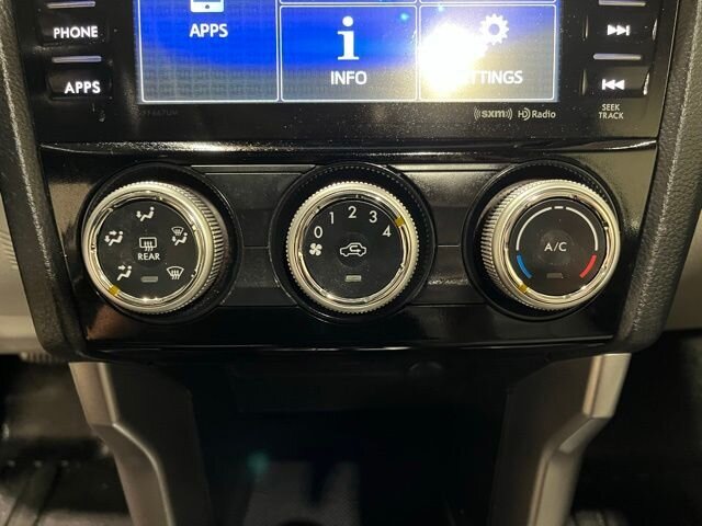 
 2016 Subaru Forester 2.5i Premium full									
