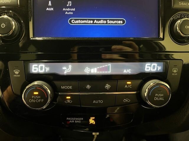 
 2019 Nissan Rogue SV full									