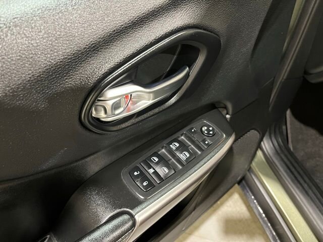 
 2019 Jeep Cherokee Latitude Plus full									