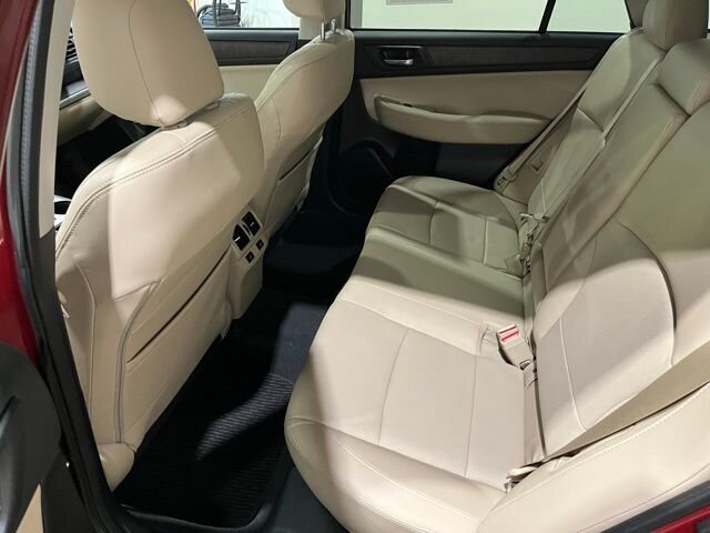 
 2016 Subaru Outback 2.5i Limited full									