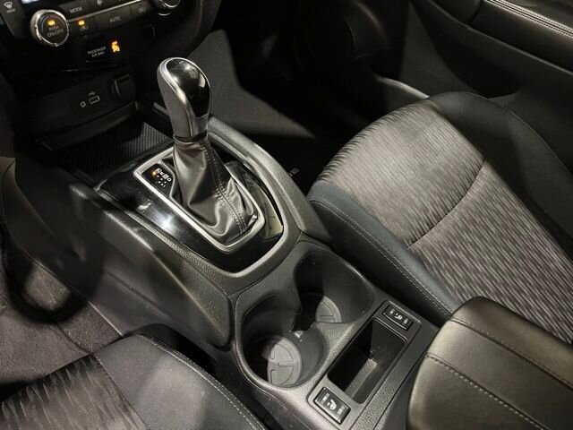 
 2019 Nissan Rogue SV full									