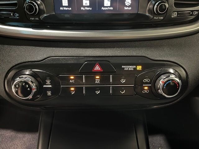 
 2019 Kia Sorento LX full									