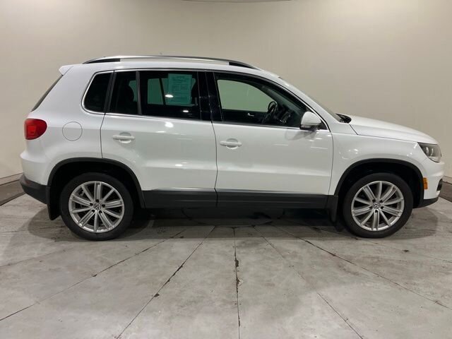 
 2014 Volkswagen Tiguan SEL 4Motion full									