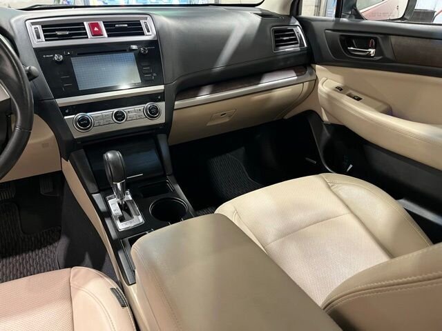
 2016 Subaru Outback 2.5i Limited full									