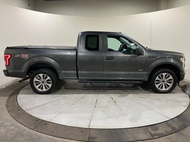 
 2017 Ford F-150 XL full									