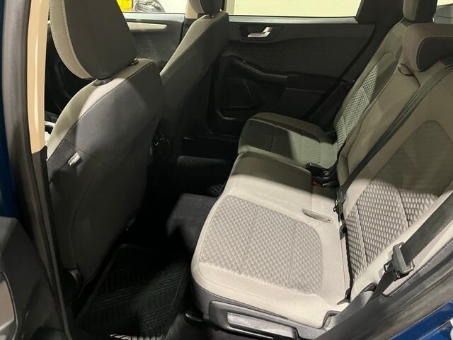 
 2020 Ford Escape SE full									