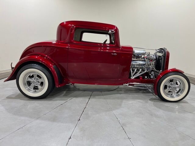
 1932 Ford 3 Window Deuce Coupe full									