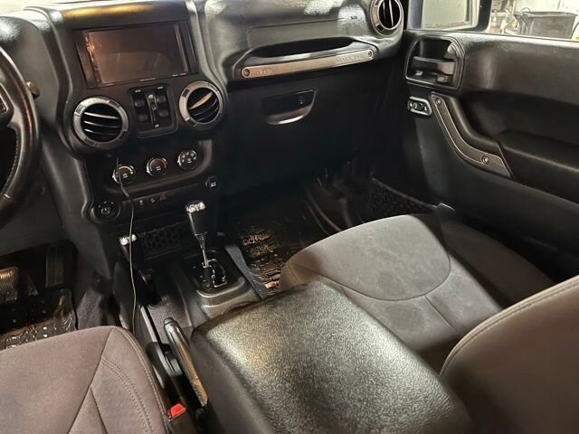 
 2017 Jeep Wrangler Unlimited Sport full									