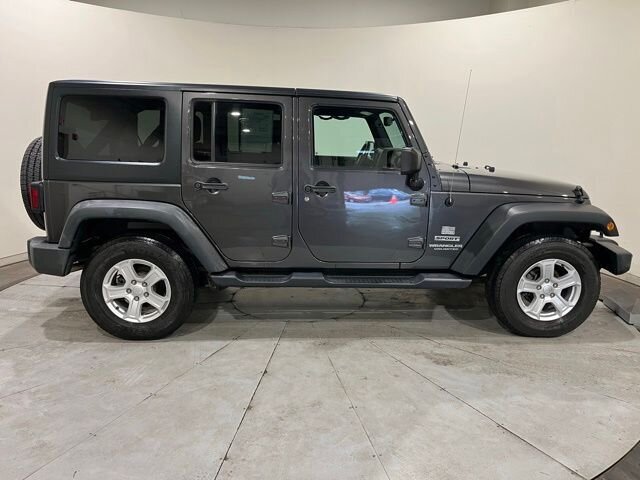
 2017 Jeep Wrangler Unlimited Sport full									