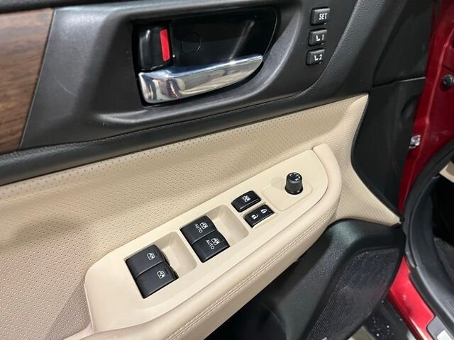 
 2016 Subaru Outback 2.5i Limited full									