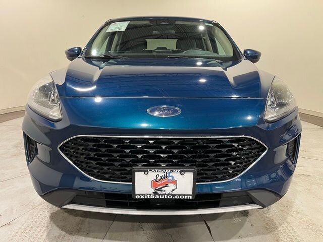 
 2020 Ford Escape SE full									