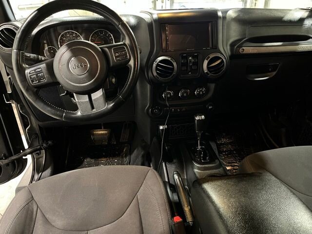 
 2017 Jeep Wrangler Unlimited Sport full									
