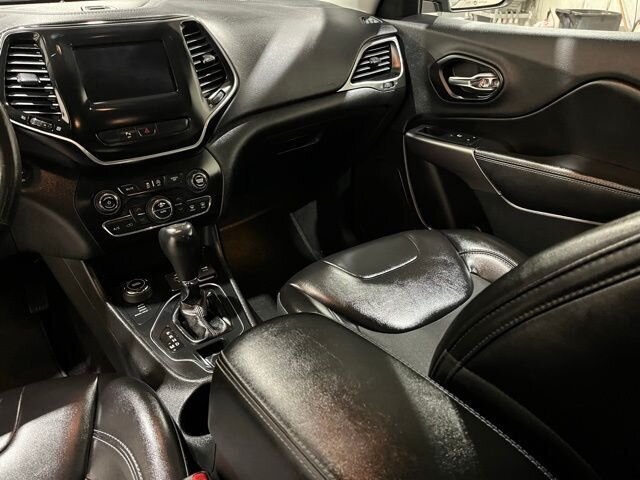 
 2019 Jeep Cherokee Latitude Plus full									