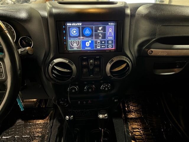 
 2017 Jeep Wrangler Unlimited Sport full									