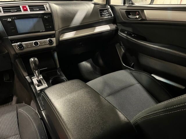 
 2016 Subaru Outback 2.5i Premium full									