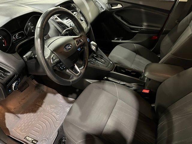 
 2016 Ford Focus SE full									