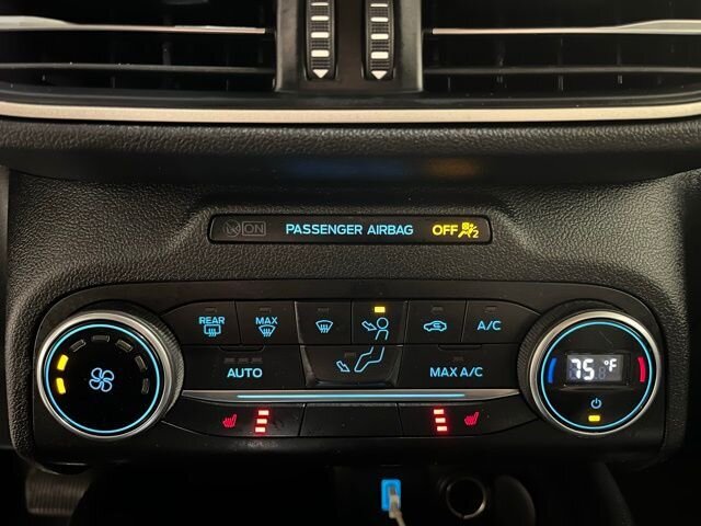 
 2020 Ford Escape SE full									