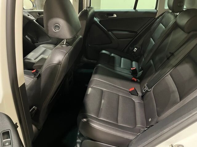 
 2014 Volkswagen Tiguan SEL 4Motion full									