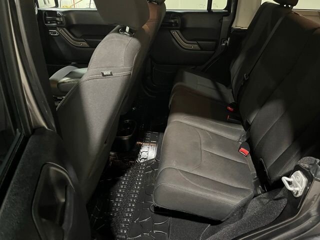 
 2017 Jeep Wrangler Unlimited Sport full									