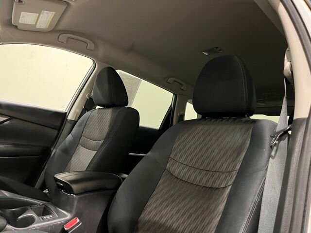 
 2019 Nissan Rogue SV full									